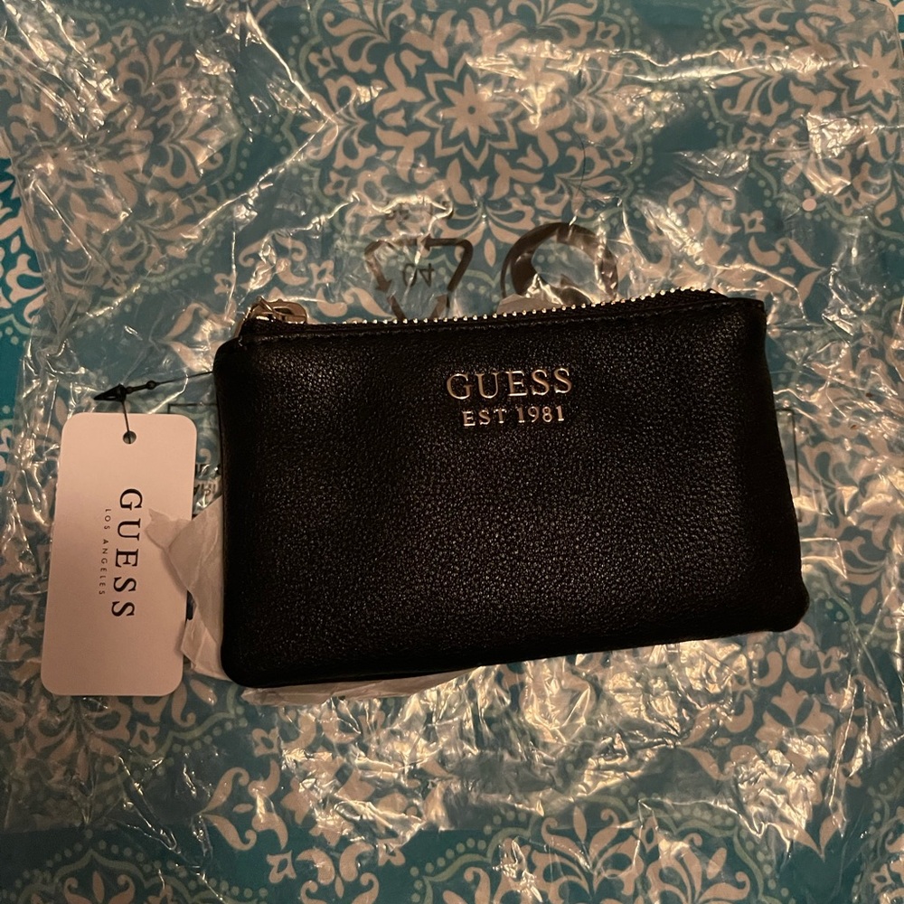 NWT GUESS ID WALLET W HIDDEN CLIP CHAIN